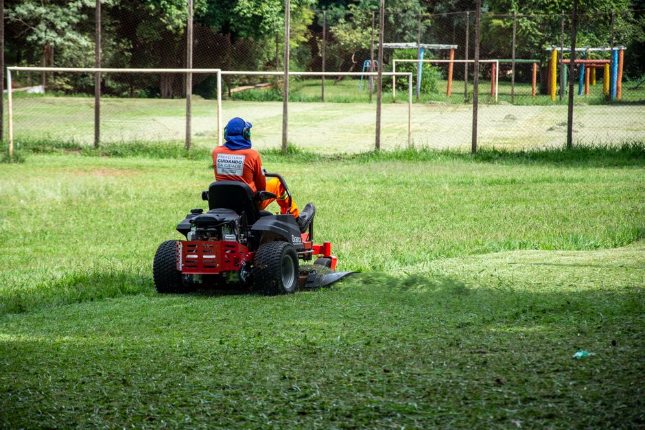 Lawn Mowing Service Pricing: What You Should Pay in 2026
