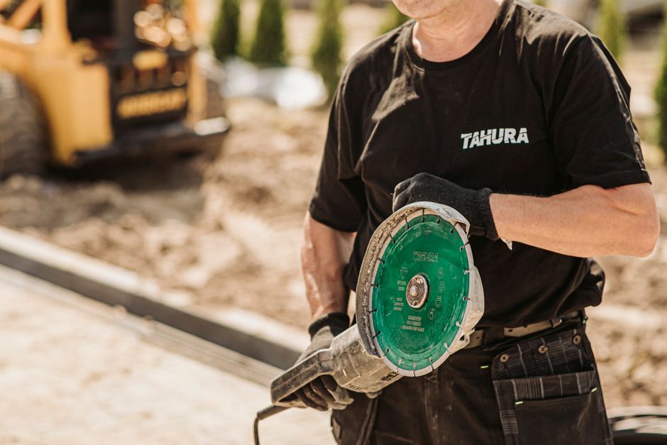 Professional Landscaping vs. DIY: Which Saves You More?